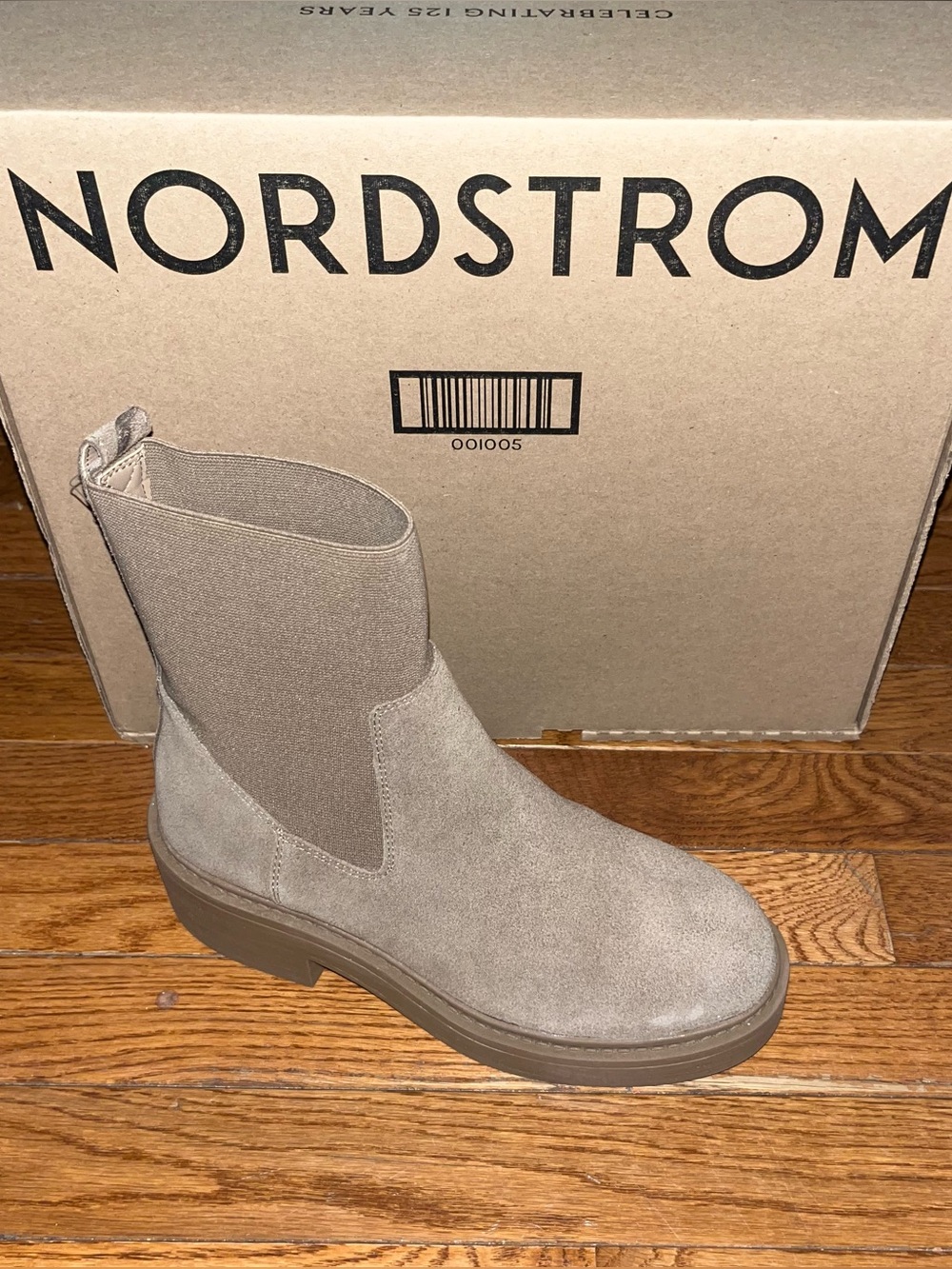 Blondo Taupe Suede Chelsea Ankle Boot Waterproof Women’s Size 8